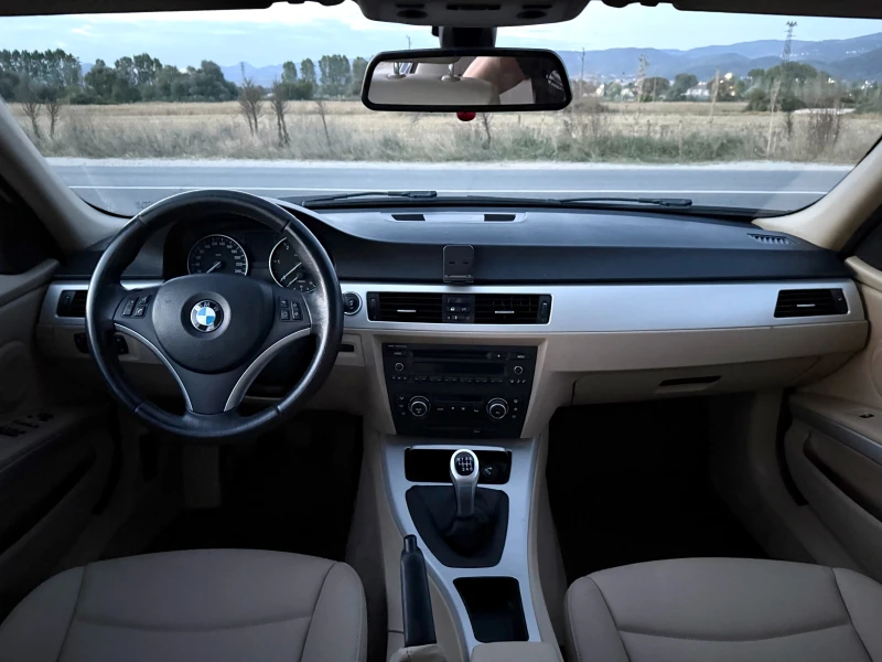 BMW 318 2.0D Facelift/Кожа/Мултиволан/Собствен лизинг , снимка 13 - Автомобили и джипове - 51869210