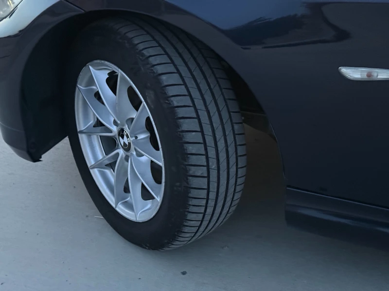 BMW 318 2.0D Facelift/Кожа/Мултиволан/Собствен лизинг , снимка 17 - Автомобили и джипове - 51869210