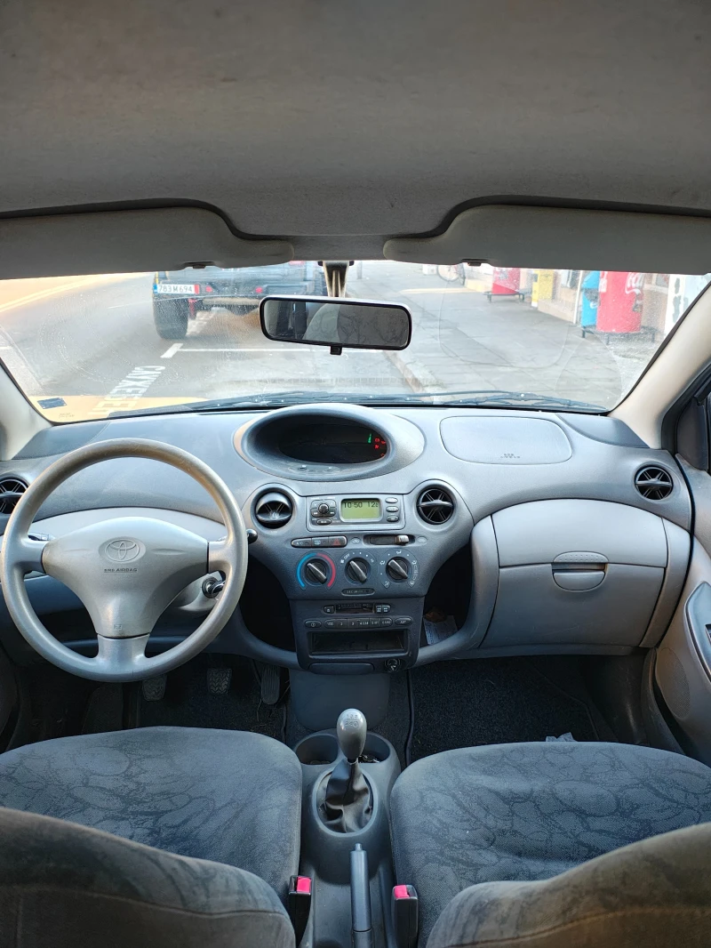 Toyota Yaris 1.00 VVT, снимка 4 - Автомобили и джипове - 52486512