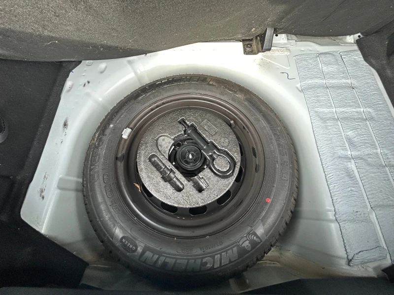 Ford Fiesta 1.5 Diesel, снимка 14 - Автомобили и джипове - 52467912