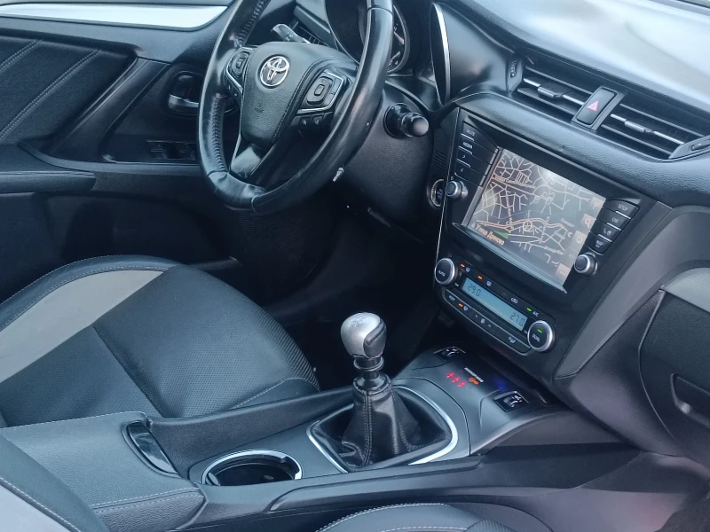 Toyota Avensis 2.0ШВЕЙЦАРИЯ-/КОЖА/НАВИ/LANE ASSIST/КАМЕРА, снимка 8 - Автомобили и джипове - 52755444
