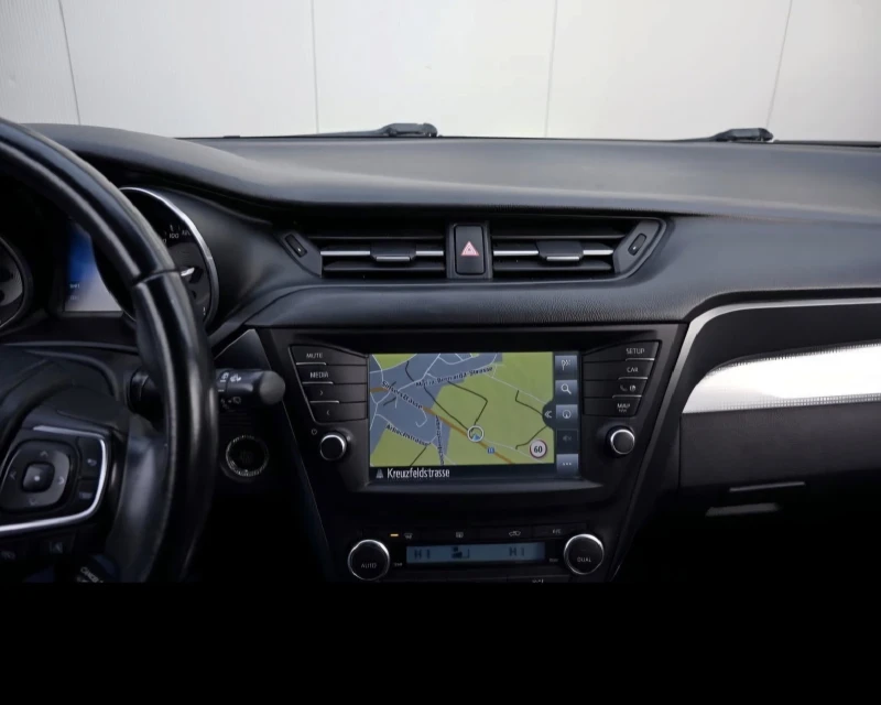 Toyota Avensis 2.0ШВЕЙЦАРИЯ-/КОЖА/НАВИ/LANE ASSIST/КАМЕРА, снимка 7 - Автомобили и джипове - 52755444