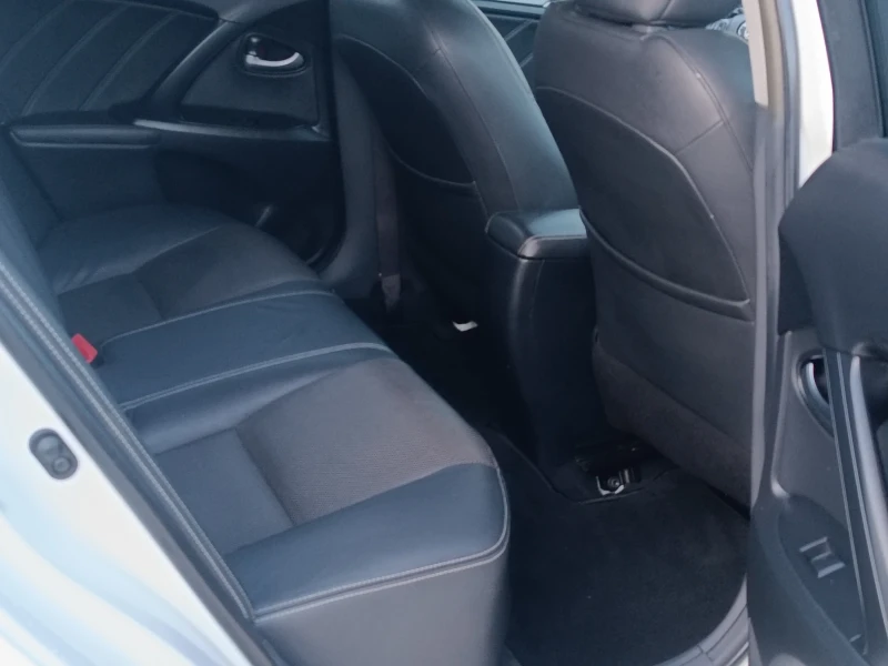 Toyota Avensis 2.0ШВЕЙЦАРИЯ-/КОЖА/НАВИ/LANE ASSIST/КАМЕРА, снимка 7 - Автомобили и джипове - 52755444