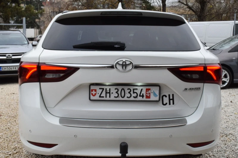 Toyota Avensis 2.0ШВЕЙЦАРИЯ-/КОЖА/НАВИ/LANE ASSIST/КАМЕРА, снимка 4 - Автомобили и джипове - 52755444