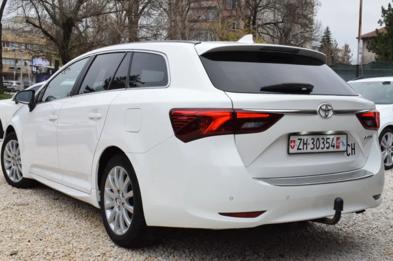 Toyota Avensis 2.0ШВЕЙЦАРИЯ-/КОЖА/НАВИ/LANE ASSIST/КАМЕРА, снимка 6 - Автомобили и джипове - 52755444