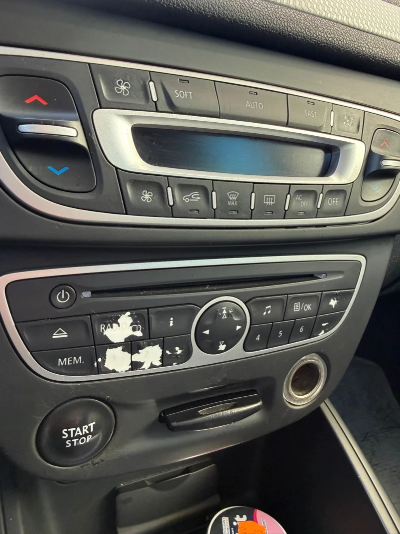 Renault Megane 1.5dCI, снимка 8 - Автомобили и джипове - 53047271