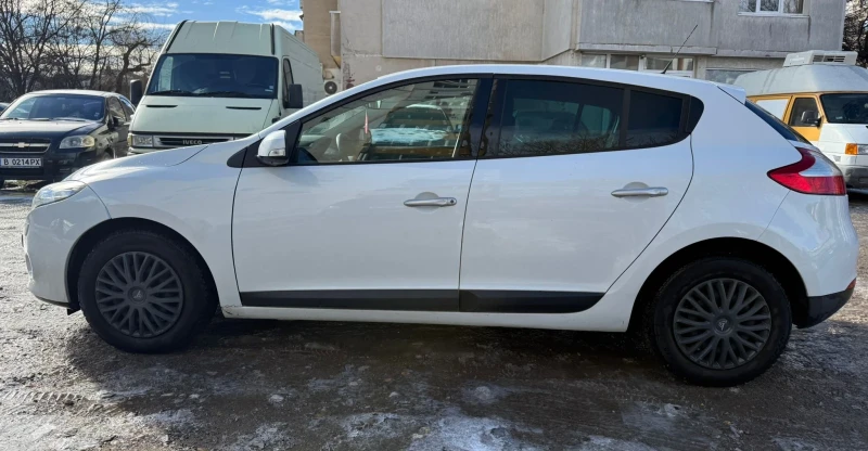Renault Megane 1.5dCI, снимка 2 - Автомобили и джипове - 53047271