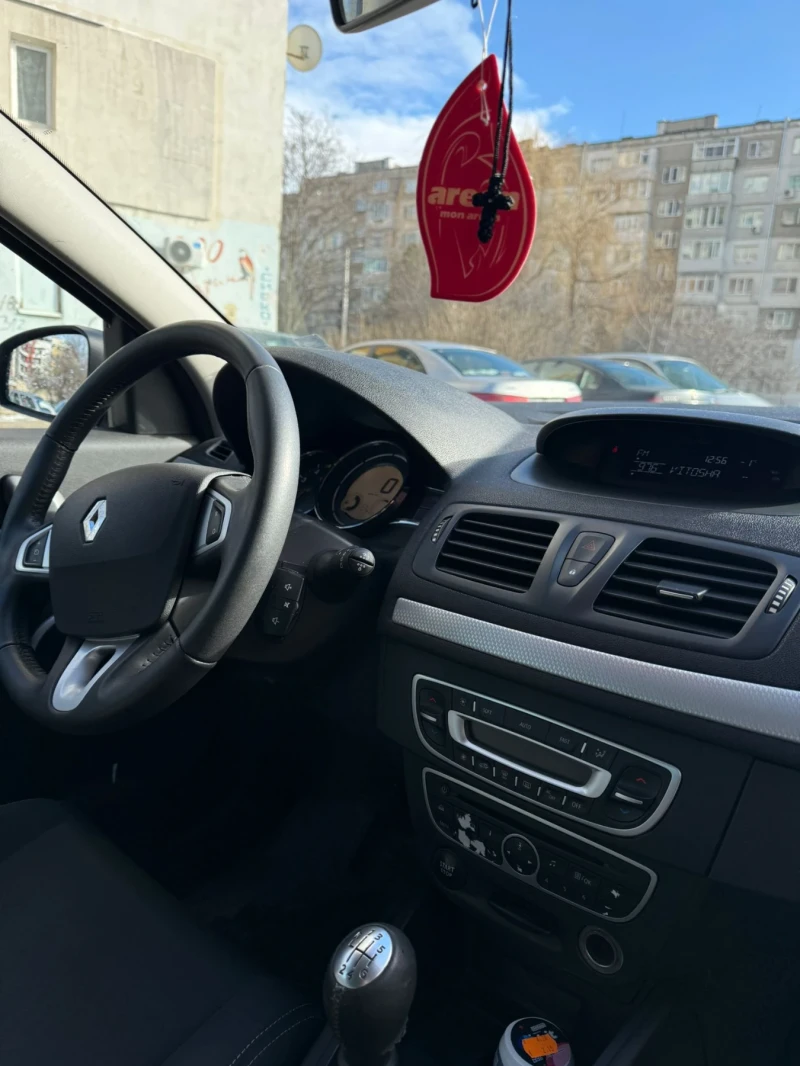Renault Megane 1.5dCI, снимка 10 - Автомобили и джипове - 53047271