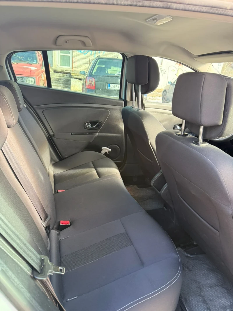 Renault Megane 1.5dCI, снимка 12 - Автомобили и джипове - 53047271