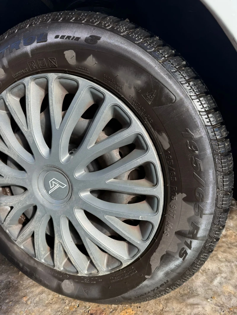 Renault Megane 1.5dCI, снимка 15 - Автомобили и джипове - 53047271