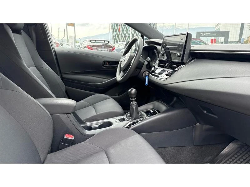 Toyota Corolla HB 1.2T Comfort - изображение 6