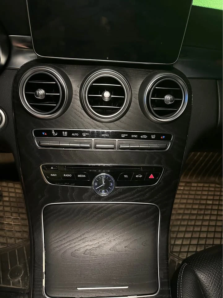 Mercedes-Benz C 300 * Keyless* АВТОКРЕДИТ БЕЗ ПЪРВОНАЧАЛНА ВНОС, снимка 10 - Автомобили и джипове - 55889595