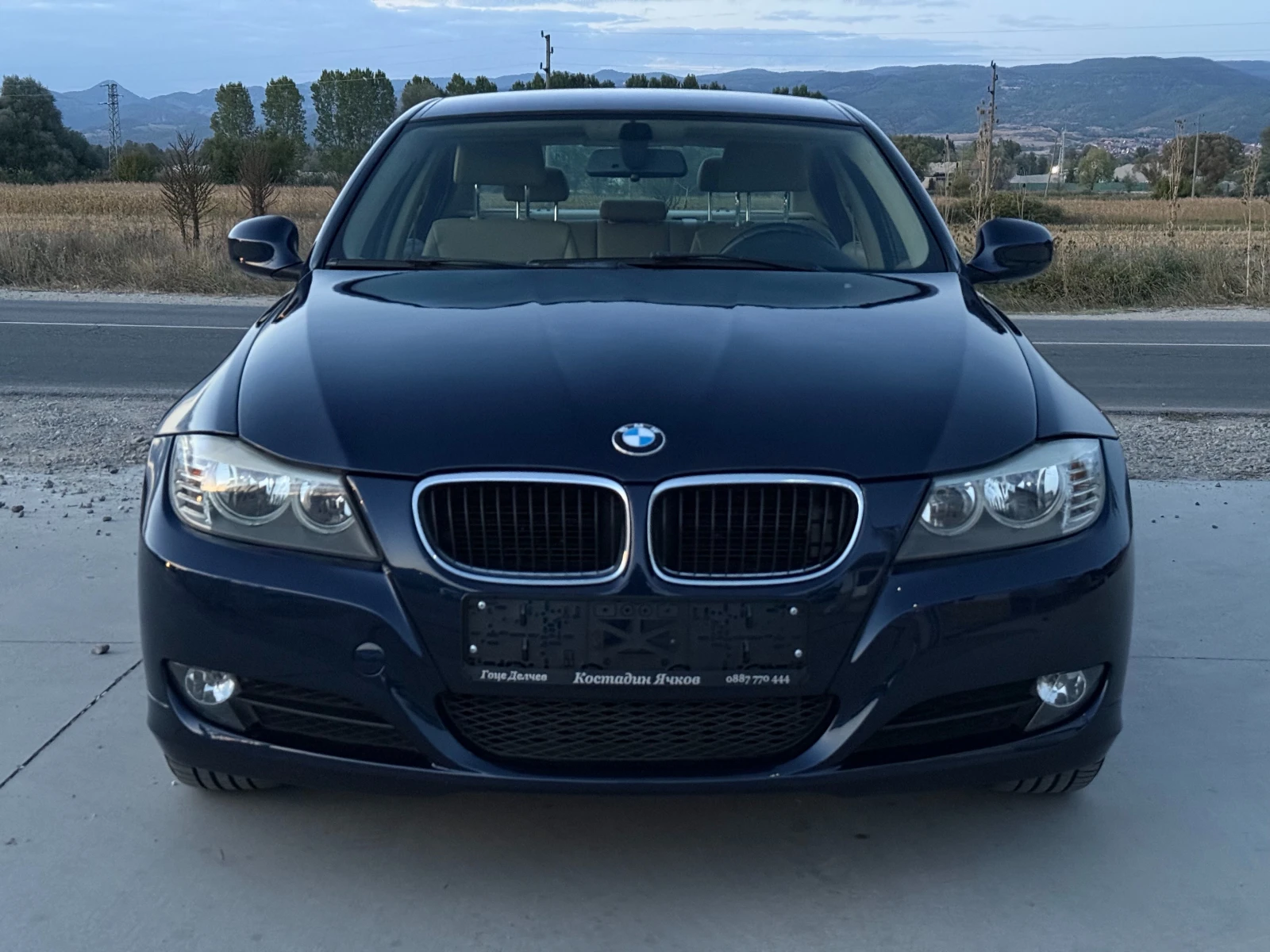 BMW 318 2.0D Facelift/Кожа/Мултиволан/Собствен лизинг , снимка 1