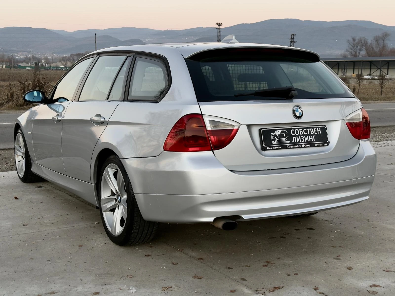 BMW 320 2.0D Автоматик/Климатроник/Собствен лизинг - изображение 6