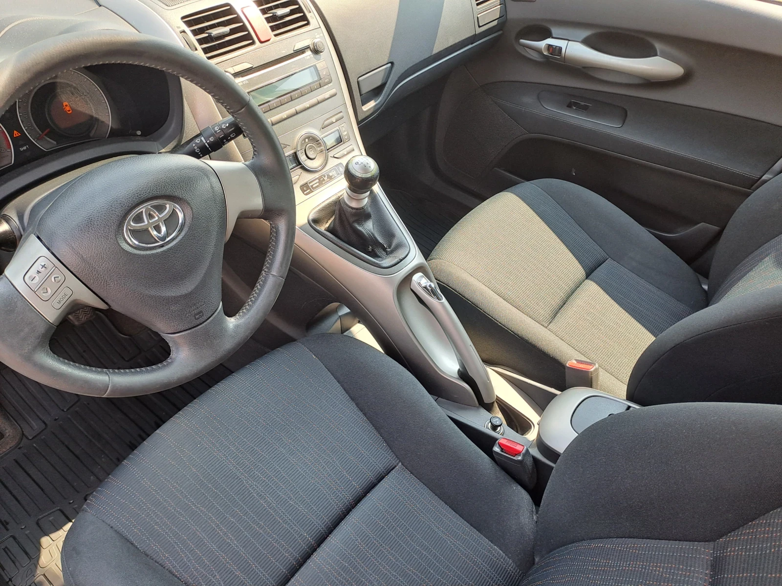Toyota Auris  - изображение 10
