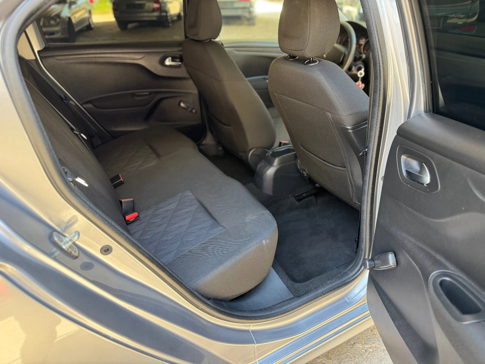 Citroen C-Elysee 1.2i-82-2018-NAVI-EURO6 - изображение 6