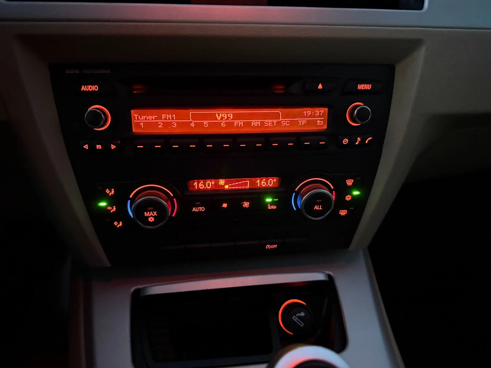 BMW 318 2.0D Facelift///   | Mobile.bg   14