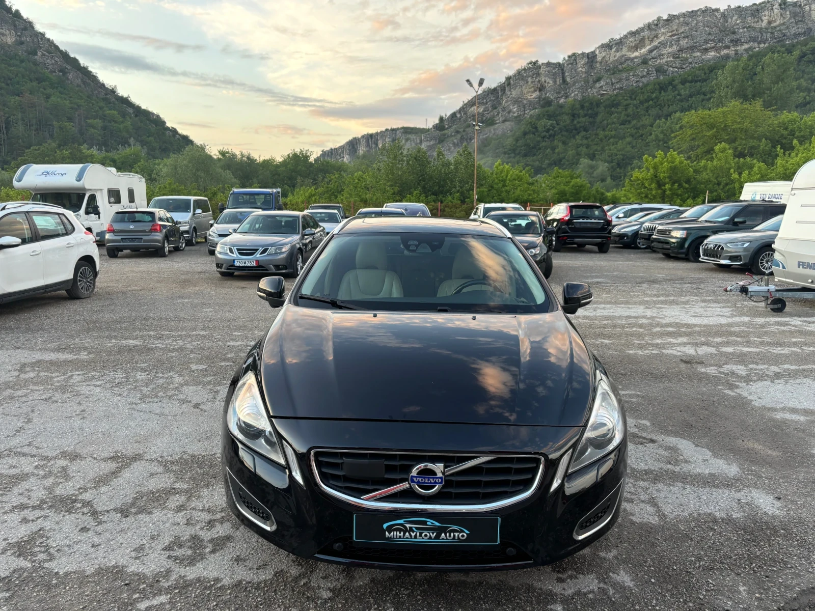 Volvo V60 2.4D D5 NAVI/КОЖА/ЕЛ. ПАКЕТ/НОВ ВНОС - изображение 8
