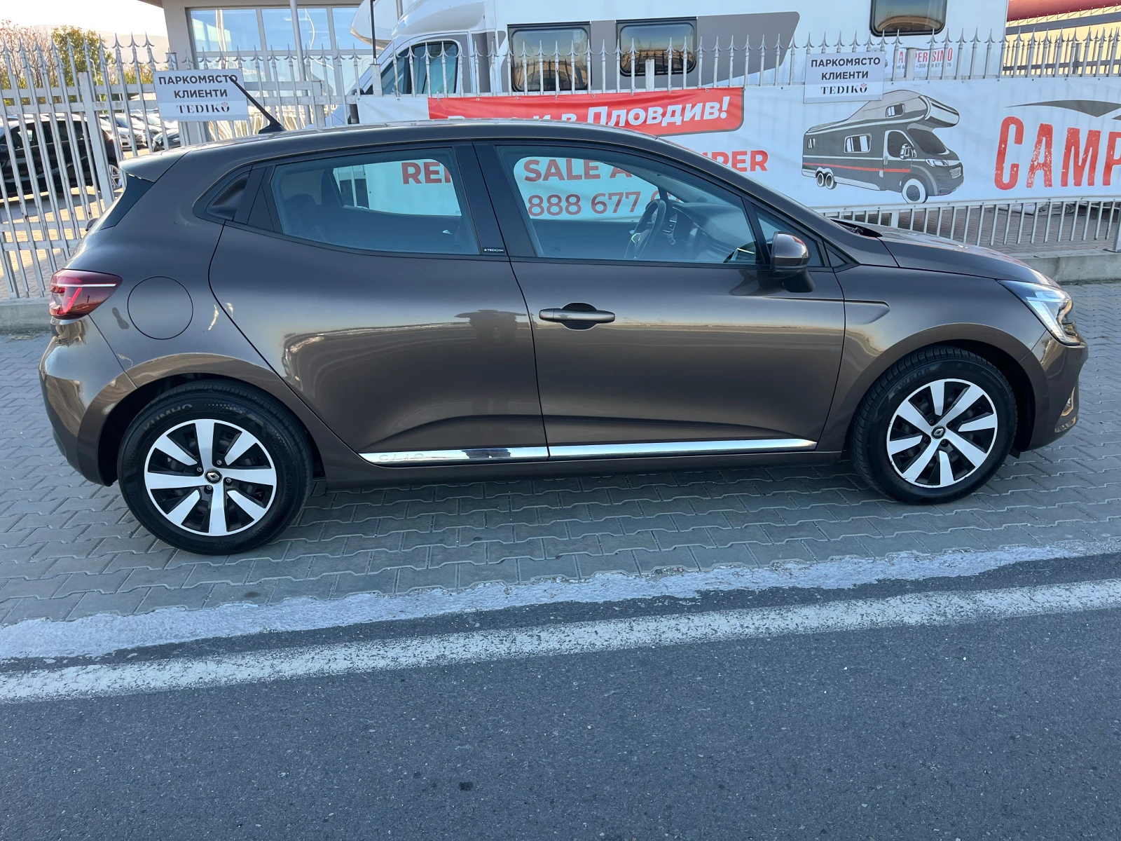 Renault Clio E-tech Hybrid 1.6 - изображение 4