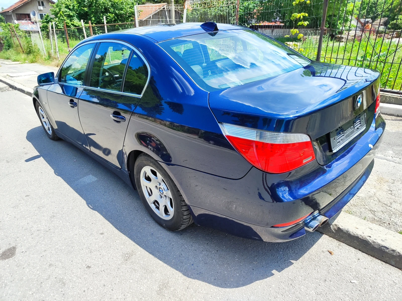 BMW 525 525d , sedan , люк, 6-степенен автоматик  - изображение 3