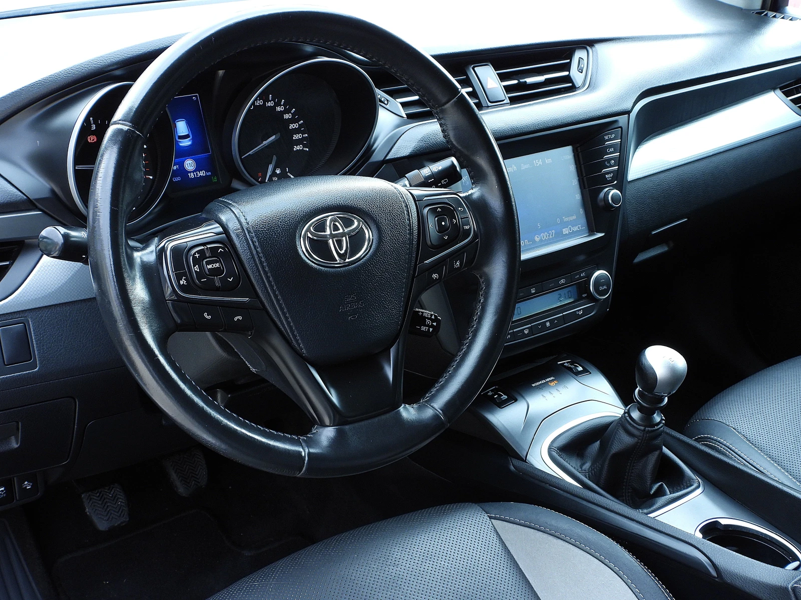 Toyota Avensis 2.0ШВЕЙЦАРИЯ-/КОЖА/НАВИ/LANE ASSIST/КАМЕРА, снимка 8 - Автомобили и джипове - 52755444