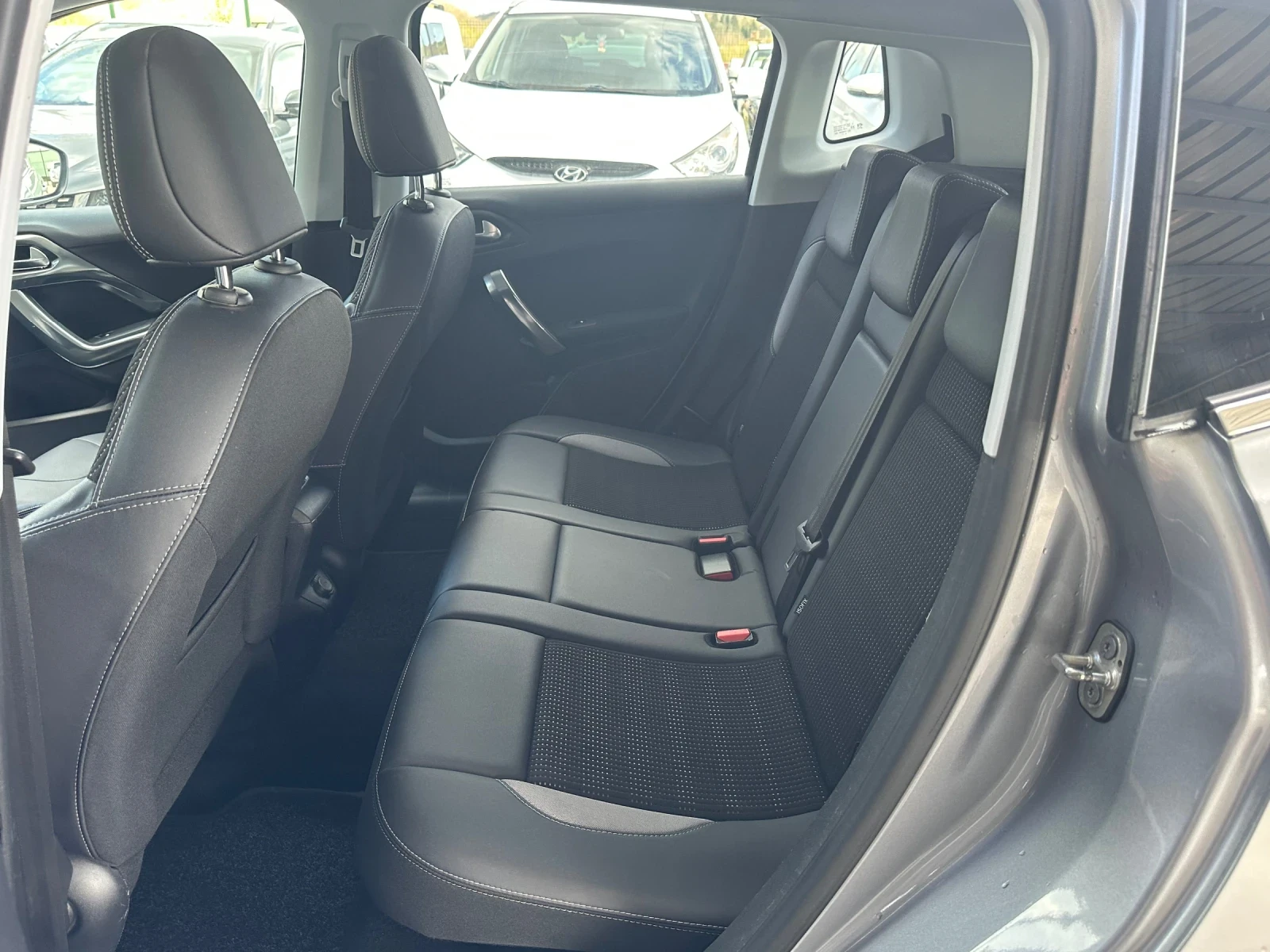 Peugeot 2008 1.6HDI-120�.�-114000��-ALLURE-LED-NAVI | Mobile.bg � ����������� 12
