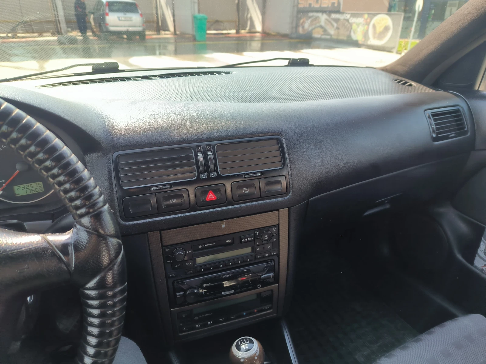 VW Bora 1.9 TDI 90ks 4x4 , снимка 11 - Автомобили и джипове - 53909444