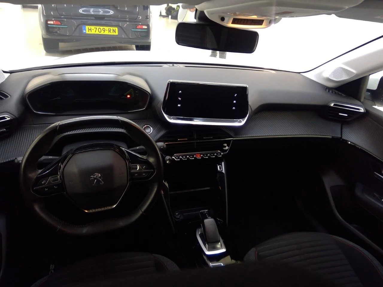 Peugeot 208  e-208 50 kWh Active, снимка 7 - Автомобили и джипове - 53981641