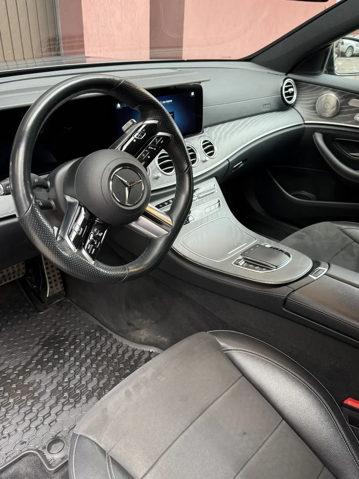 Mercedes-Benz E 300 AMG, 4MATIC, 9G AUT, снимка 3 - Автомобили и джипове - 54097866