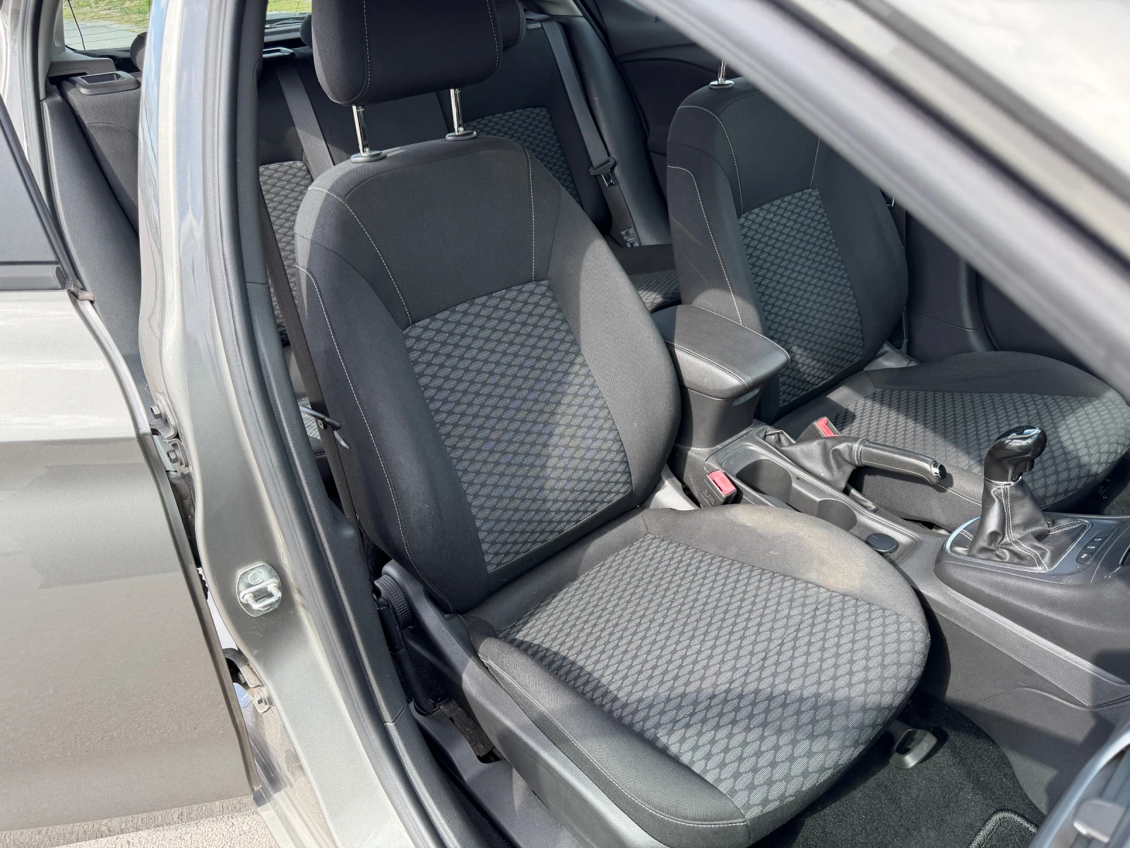 Opel Astra 1.6  CRDI, снимка 8 - Автомобили и джипове - 54137517