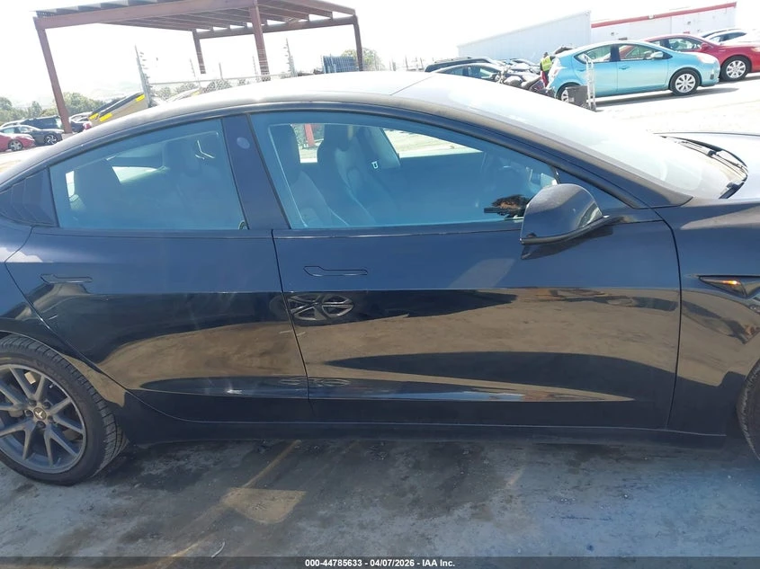 Tesla Model 3, снимка 13 - Автомобили и джипове - 54419107
