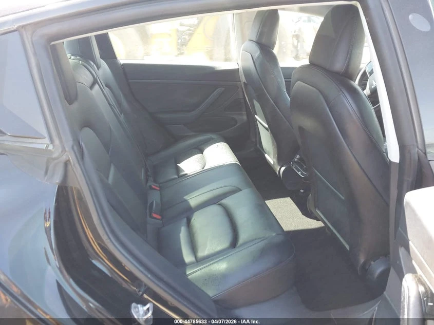 Tesla Model 3, снимка 8 - Автомобили и джипове - 54419107