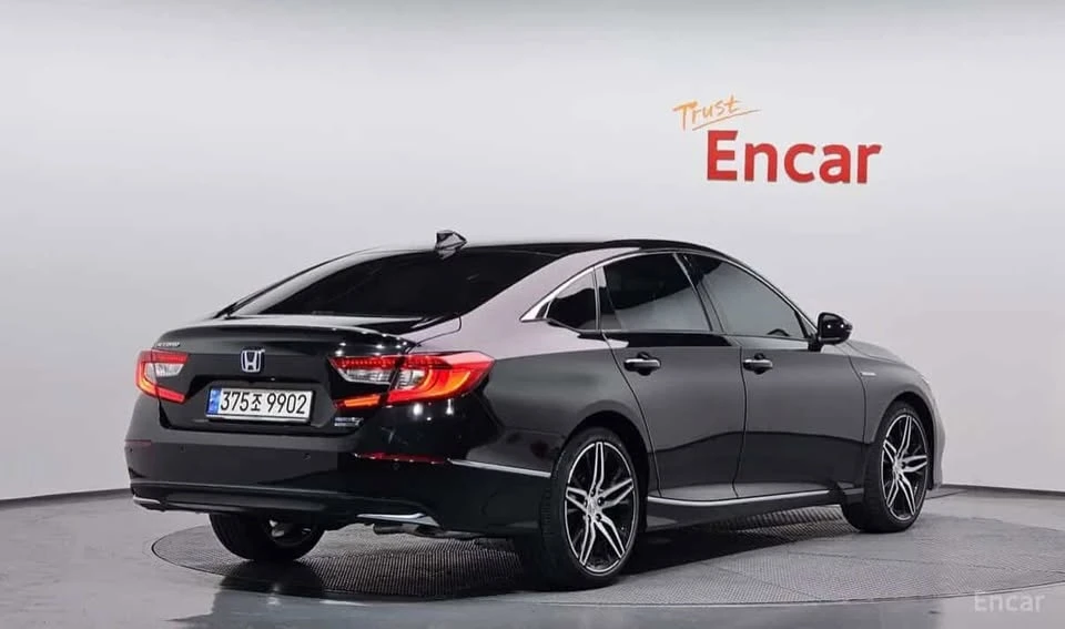 Honda Accord 10th Gen 2.0 Hybrid, снимка 2 - Автомобили и джипове - 54571600