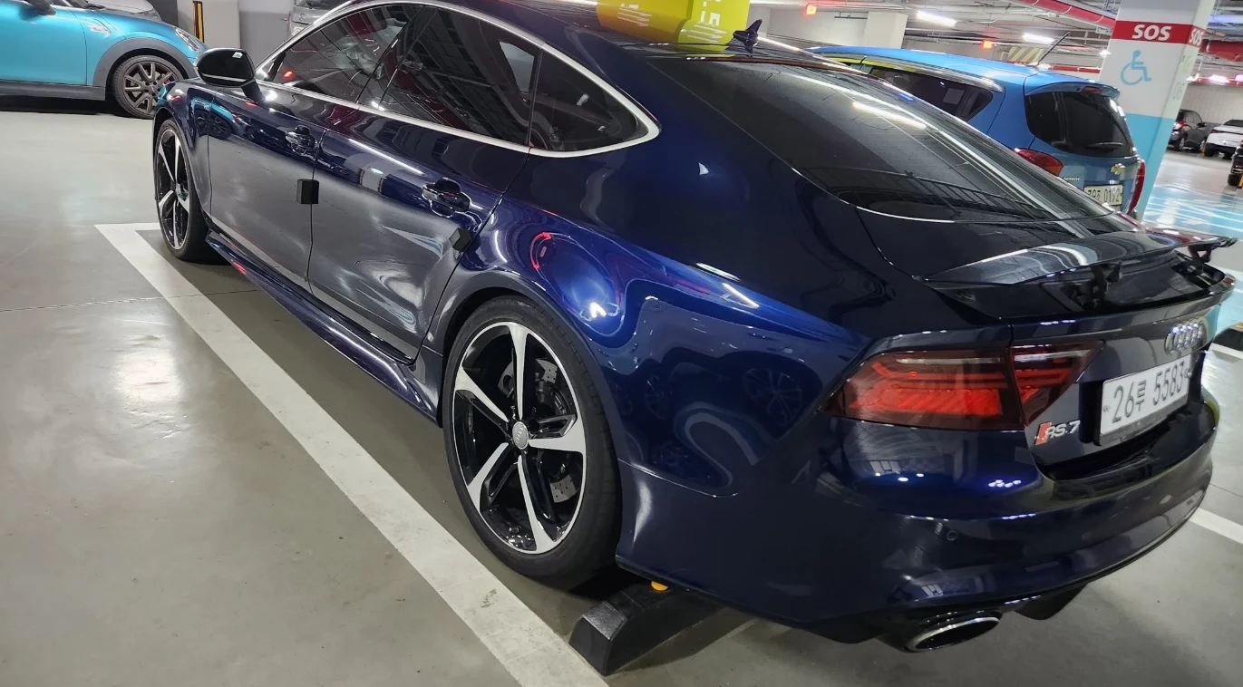 Audi Rs7 КЕРАМИКА * ОБСЛУЖЕН, снимка 4 - Автомобили и джипове - 54891035