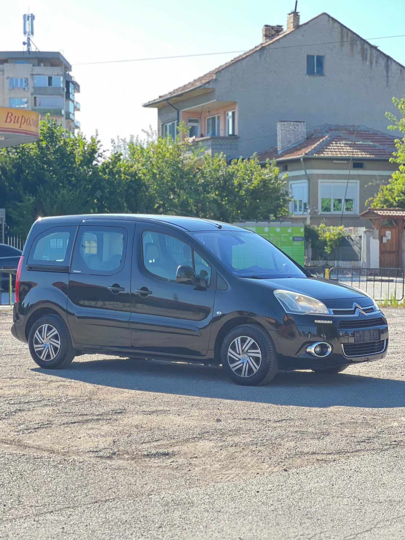Citroen Berlingo 1.6eHDI, снимка 8 - Автомобили и джипове - 55503675