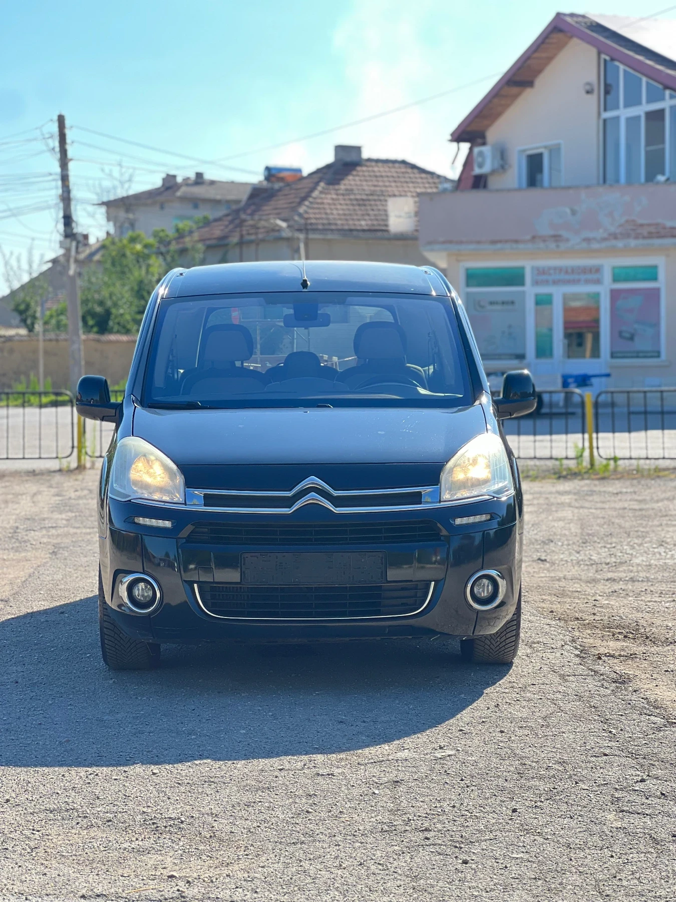 Citroen Berlingo 1.6eHDI, снимка 2 - Автомобили и джипове - 55503675