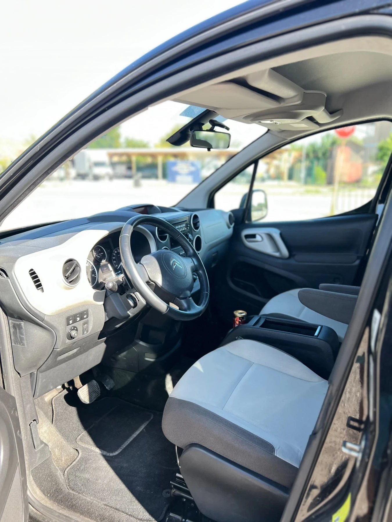 Citroen Berlingo 1.6eHDI, снимка 9 - Автомобили и джипове - 55503675