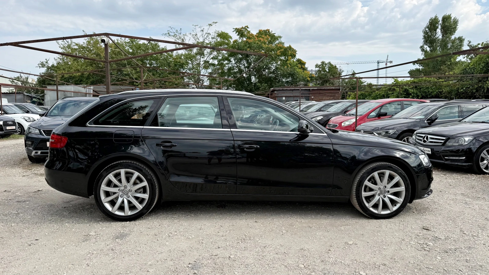 Audi A4 2.0TDI FACELIFT АВТОМАТИК НАВИ , снимка 5 - Автомобили и джипове - 55584936