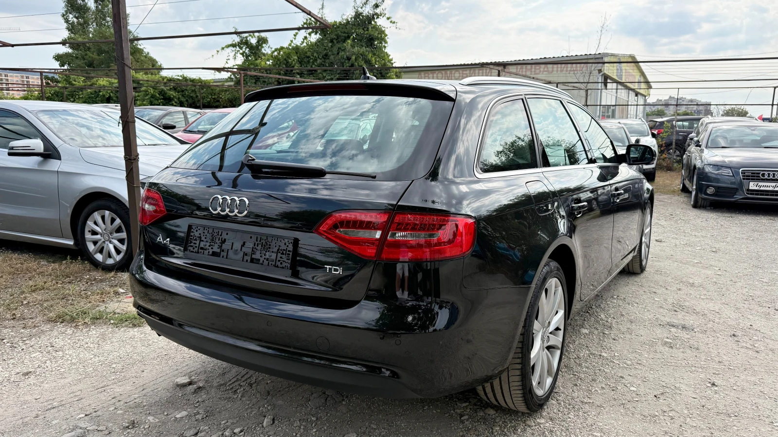 Audi A4 2.0TDI FACELIFT АВТОМАТИК НАВИ , снимка 4 - Автомобили и джипове - 55584936