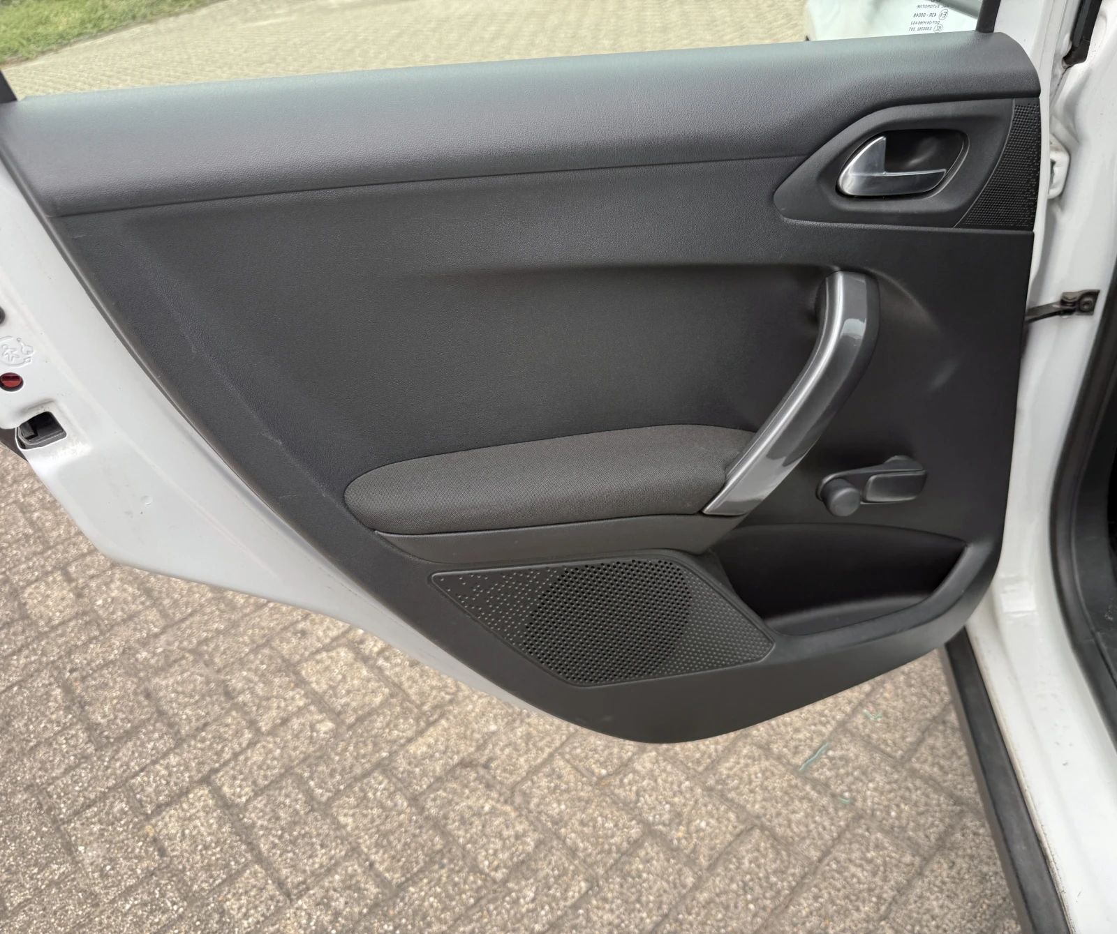 Peugeot 2008, снимка 14 - Автомобили и джипове - 55626268