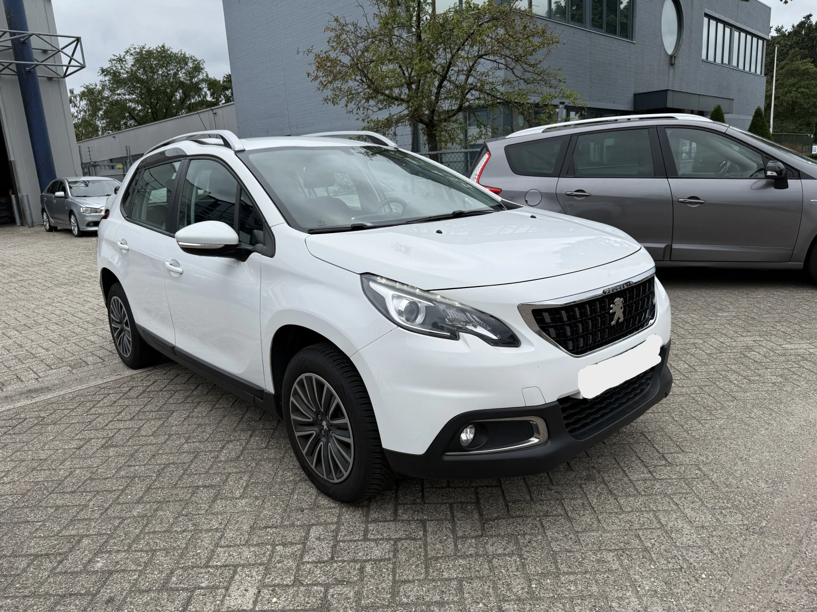Peugeot 2008, снимка 2 - Автомобили и джипове - 55626268