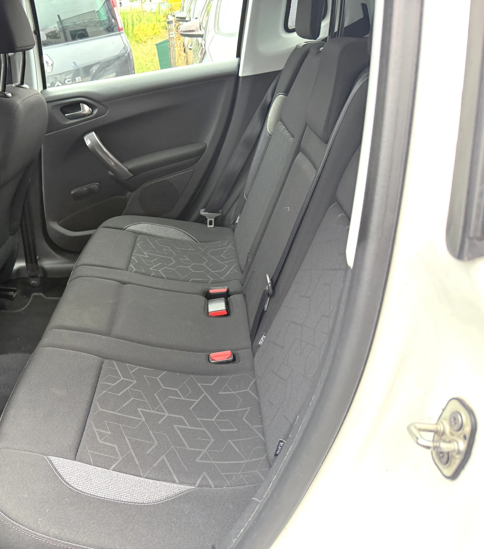 Peugeot 2008, снимка 13 - Автомобили и джипове - 55626268