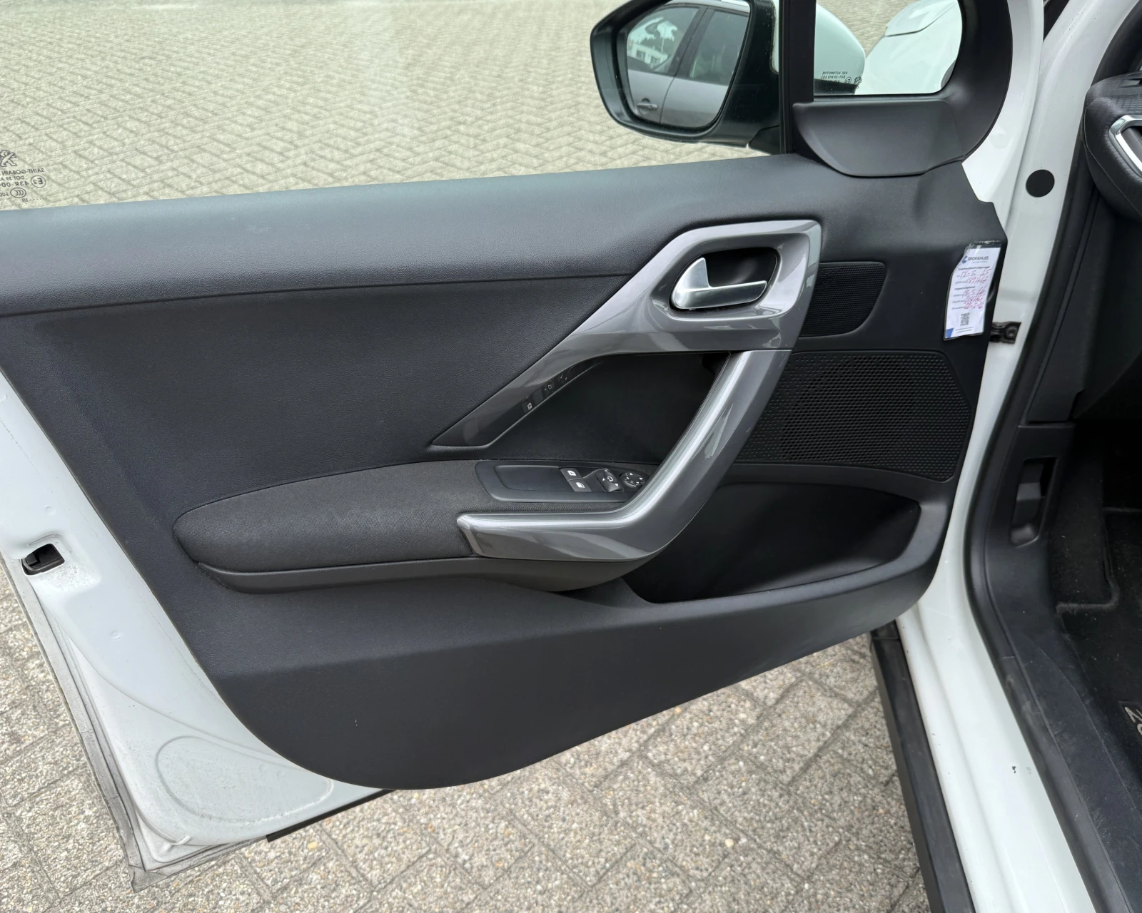 Peugeot 2008, снимка 12 - Автомобили и джипове - 55626268