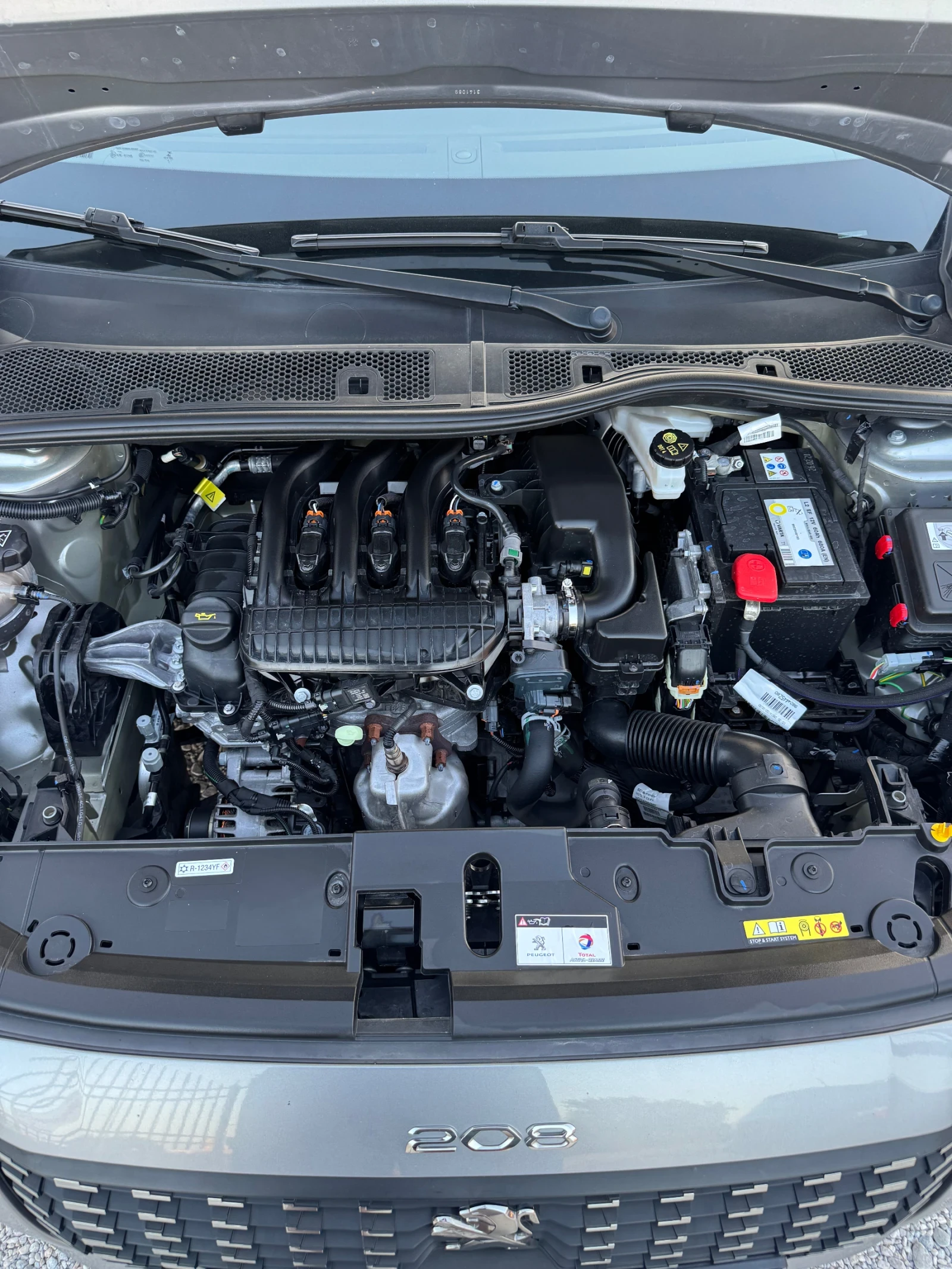 Peugeot 208 1.2, снимка 16 - Автомобили и джипове - 55850453