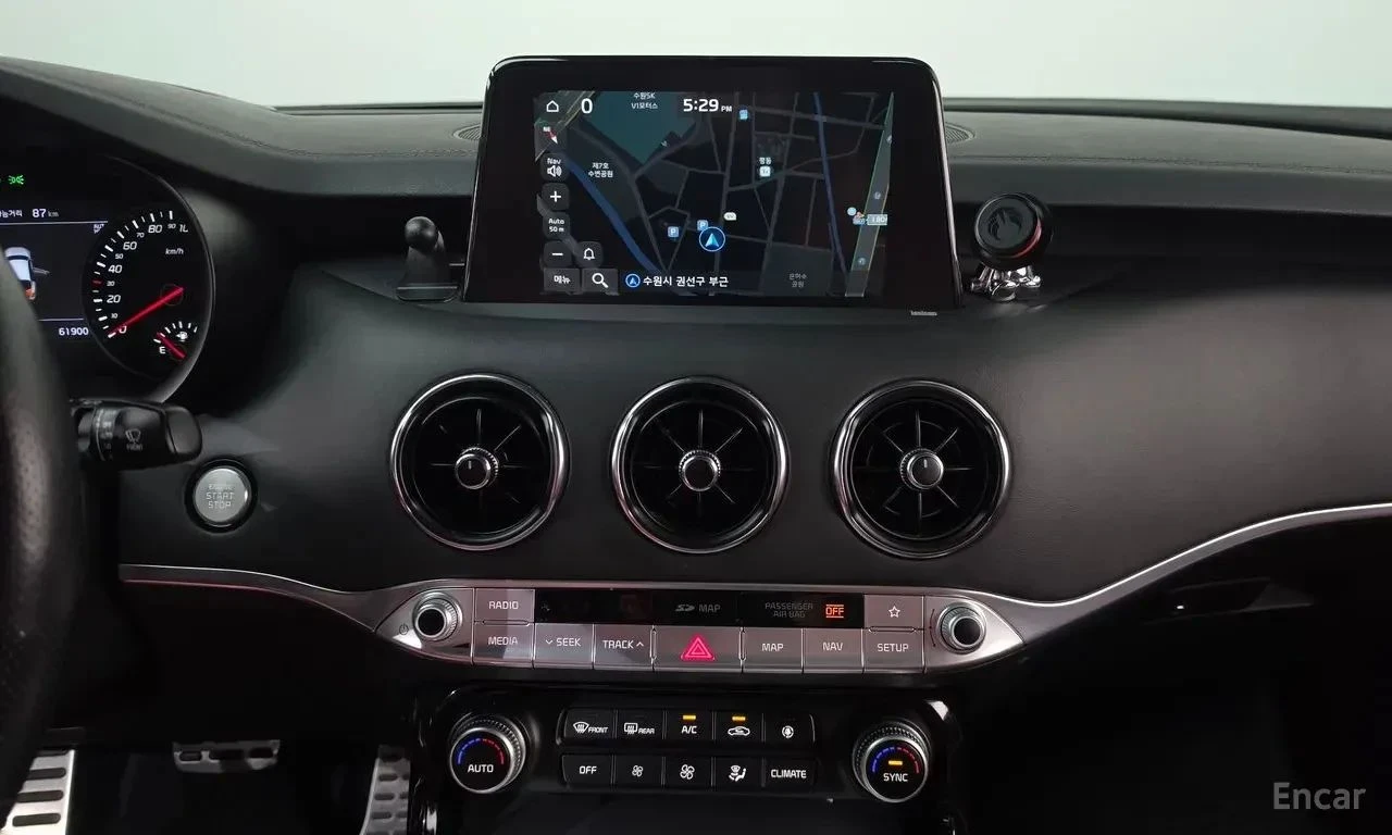 Kia Stinger, снимка 9 - Автомобили и джипове - 56736767