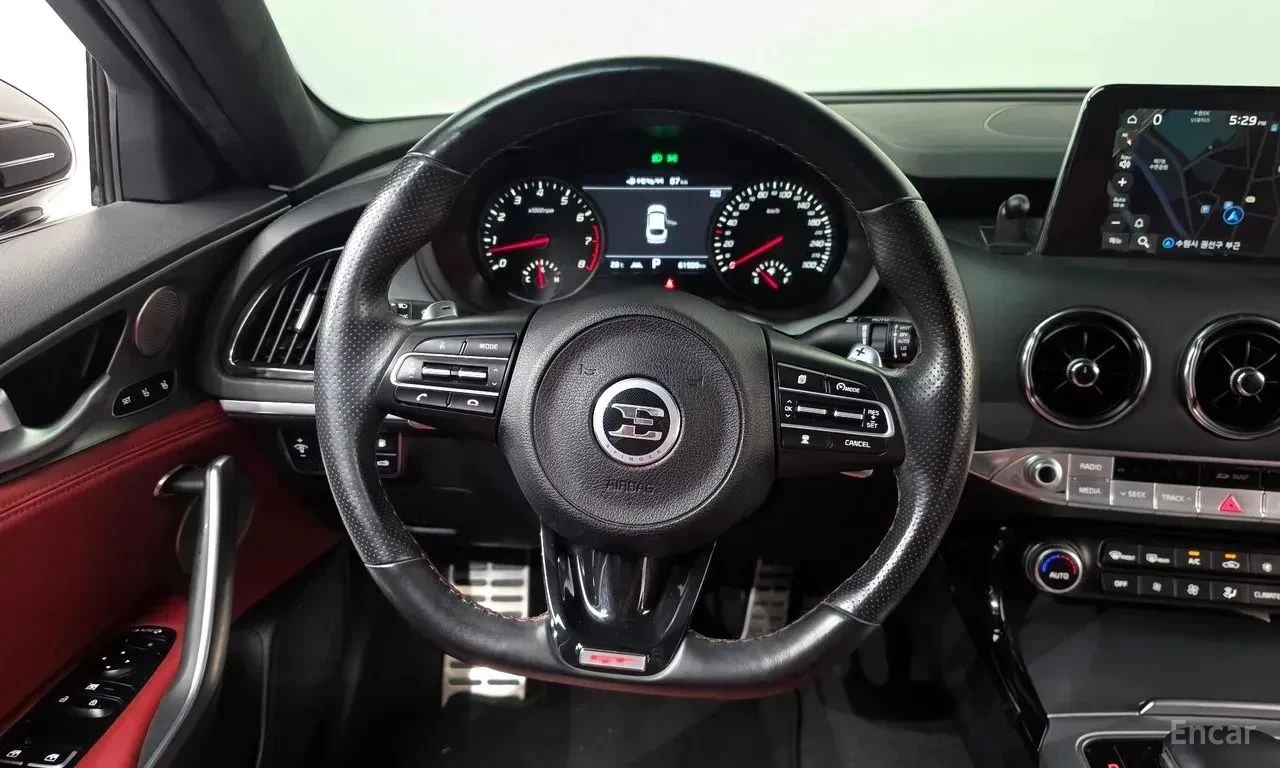 Kia Stinger, снимка 8 - Автомобили и джипове - 56736767