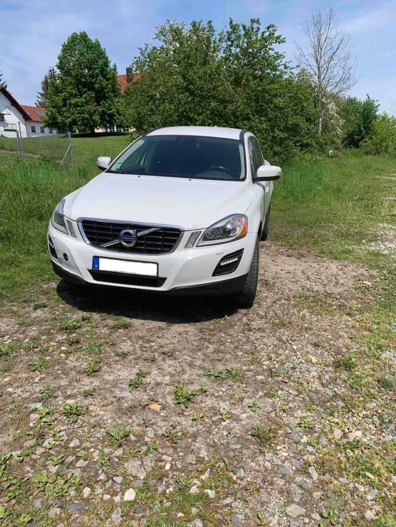 Volvo XC60 D5 2.4, снимка 1 - Автомобили и джипове - 47705221