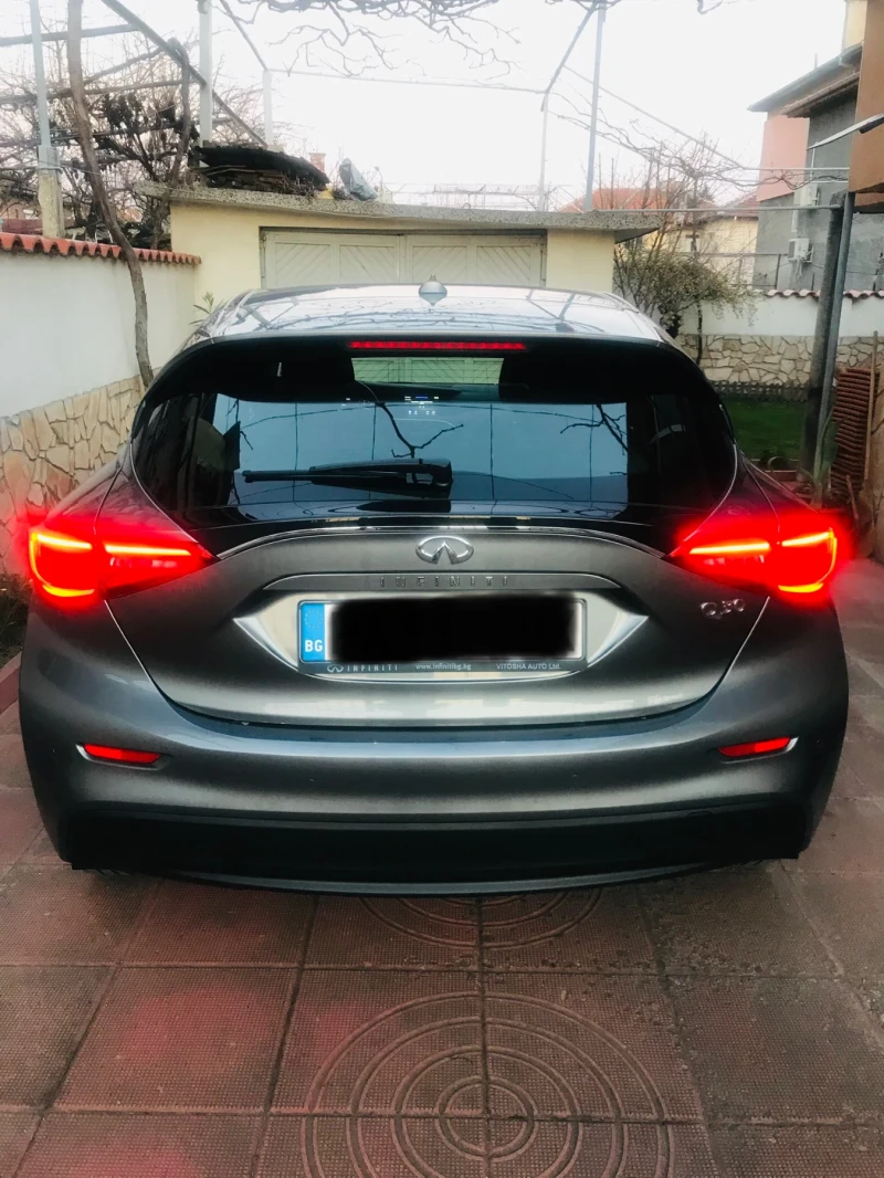 Infiniti Q30 Лек автомобил, снимка 3 - Автомобили и джипове - 52692441