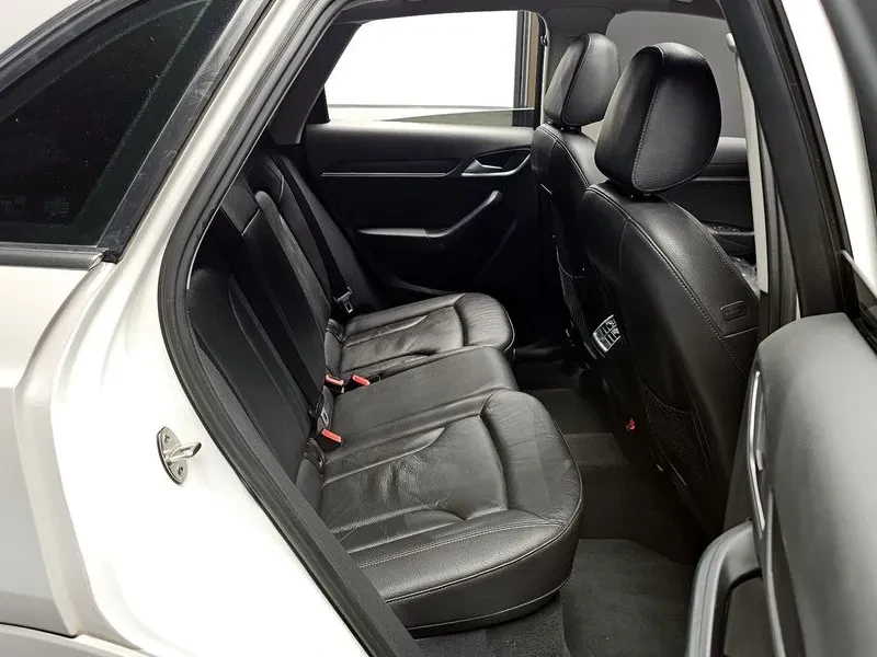 Audi Q3 2.0 TDI Quattro, снимка 11 - Автомобили и джипове - 55128641