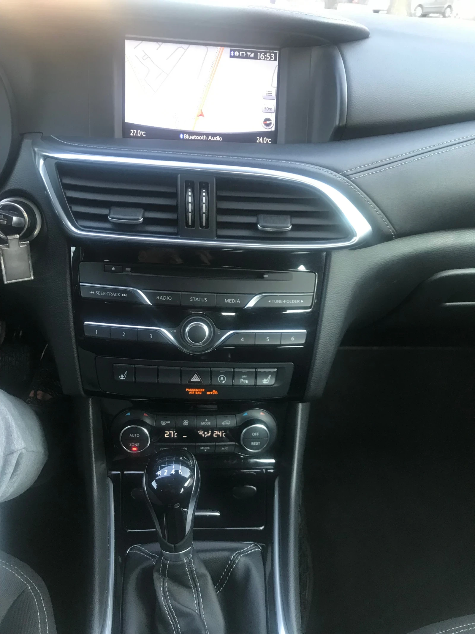 Infiniti Q30 Лек автомобил - изображение 10